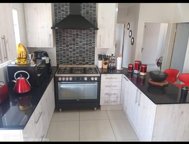 3 BEDROOM HOUSE FOR SALE IN DALPARK EXT 1
